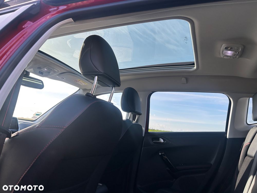 Peugeot 2008 1.6 BlueHDi Allure - 17