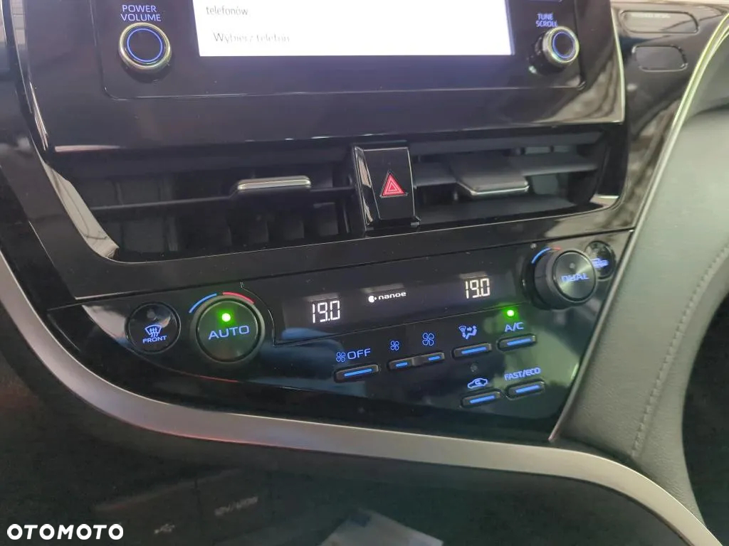Toyota Camry 2.5 Hybrid Comfort CVT - 13