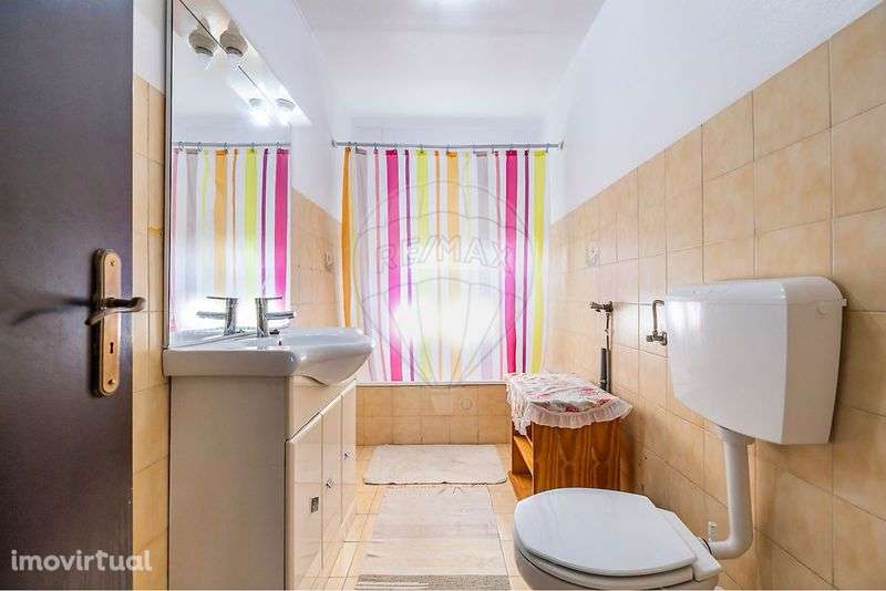 Moradia com Duas Casas Independentes – Oportunidade Imperdível! - Grande imagem: 5/11