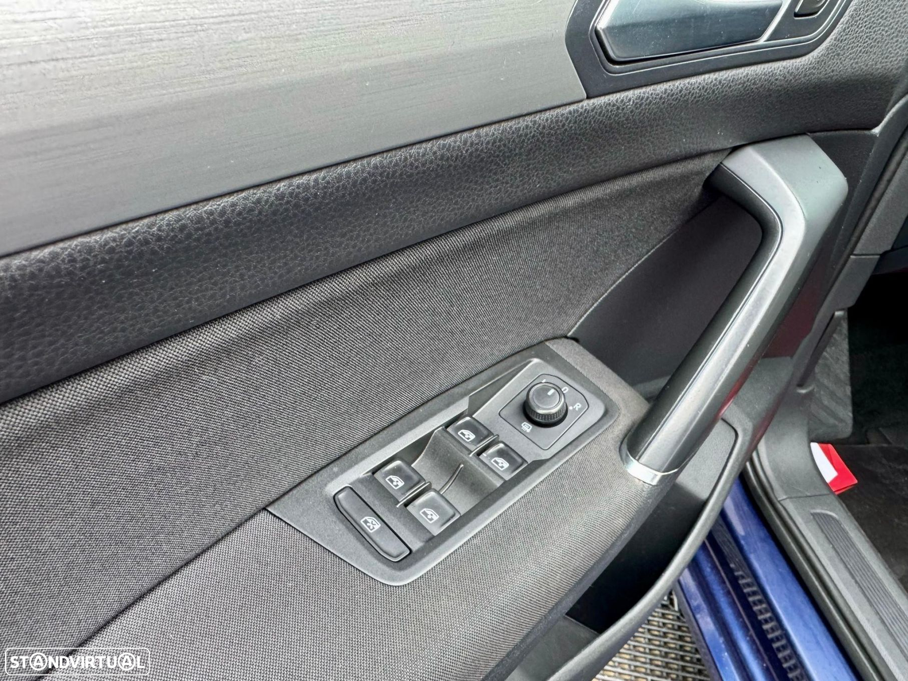 VW Touran 1.6 TDI Highline DSG - 27