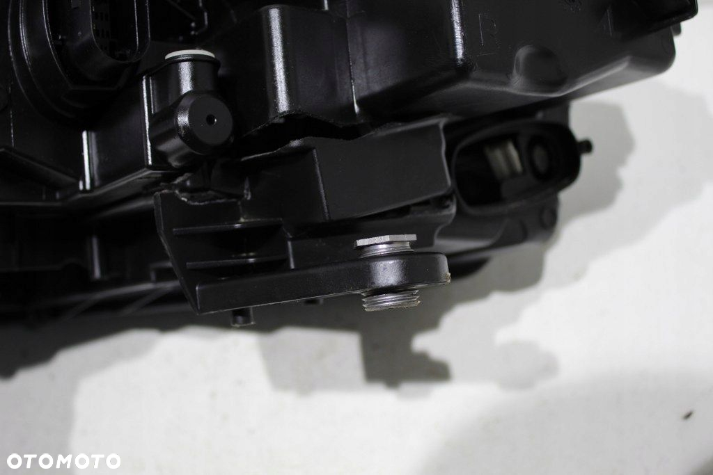 Skoda Octavia III 3 Lift Xenon Lampa Przód Prawa - 3