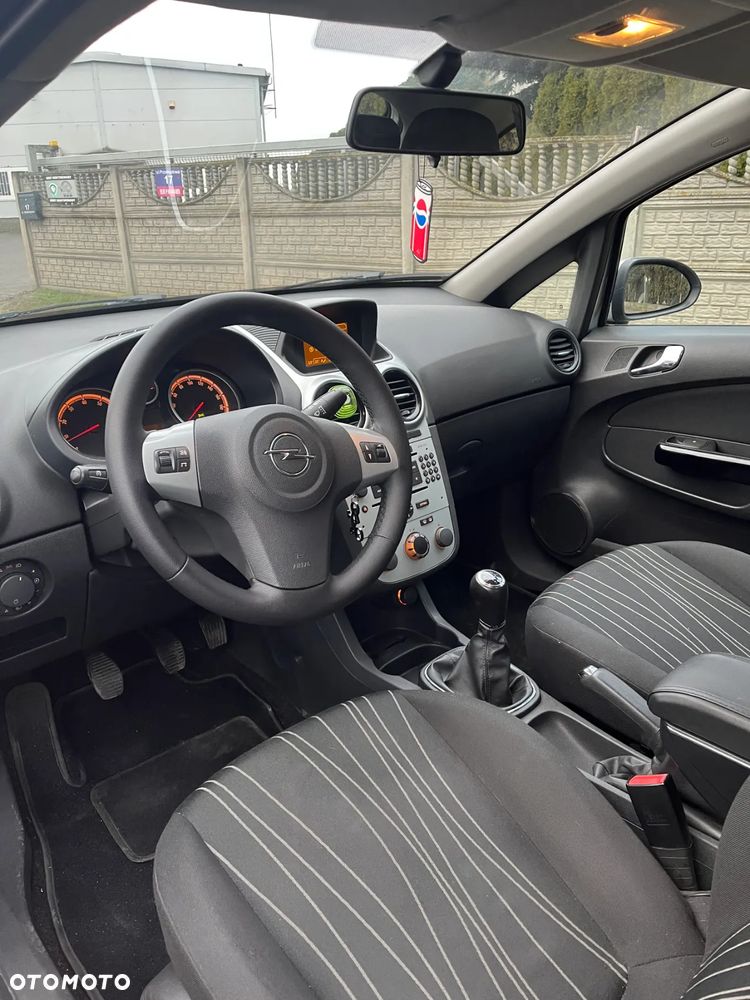 Opel Corsa 1.2 16V Essentia - 6