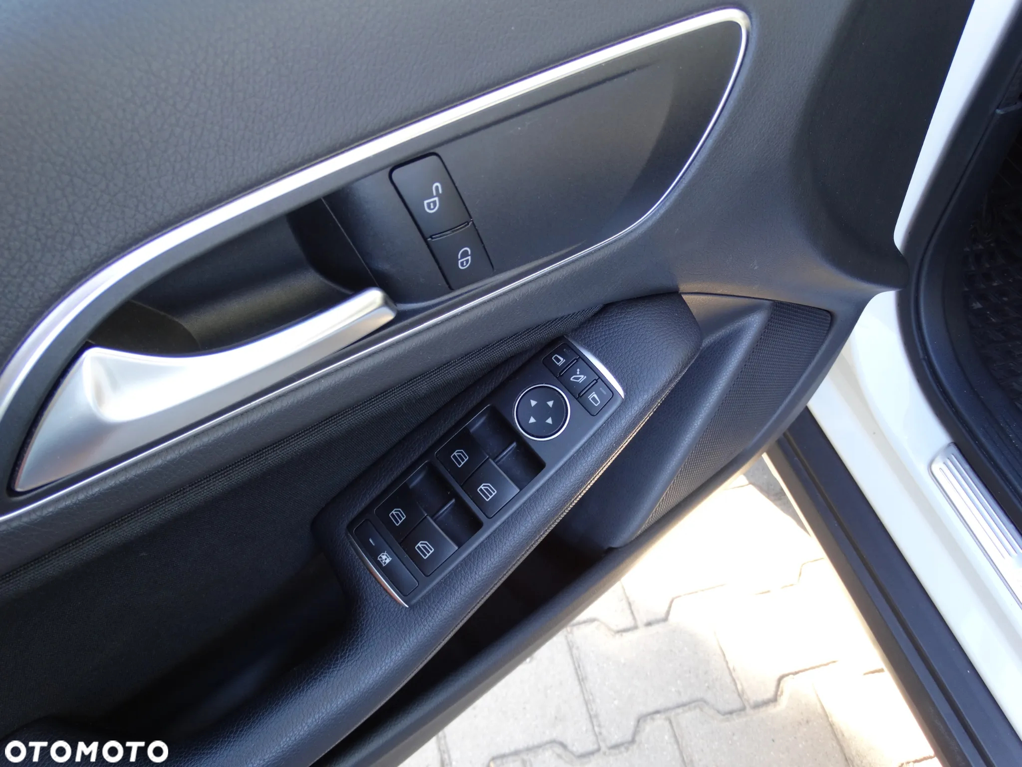 Mercedes-Benz GLA 200 7G-DCT - 8