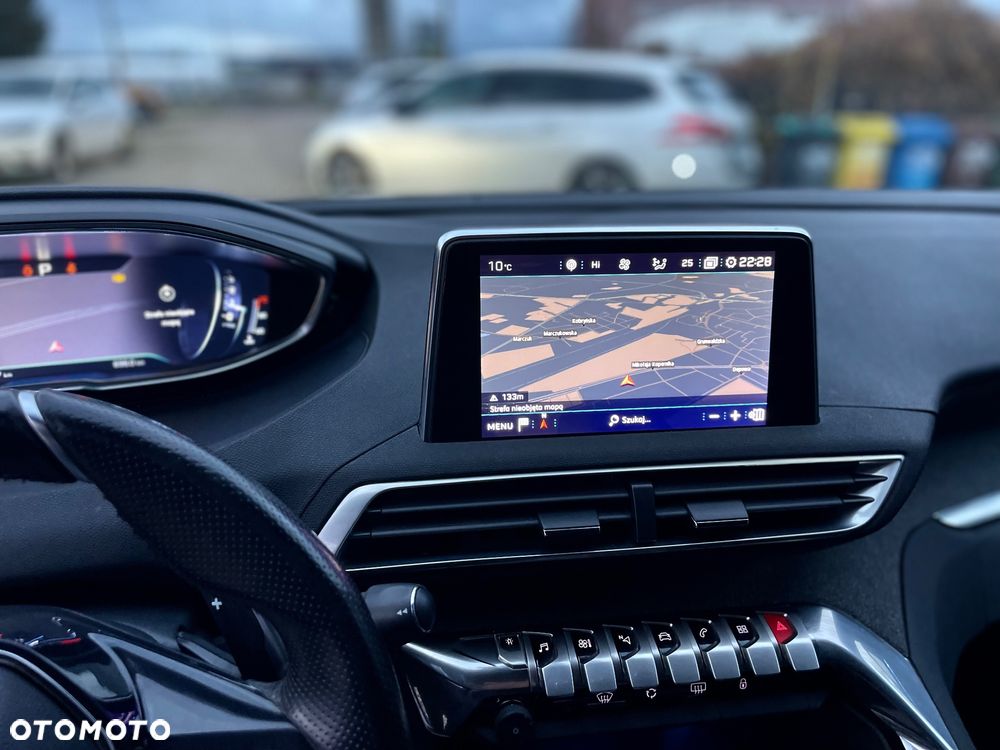 Peugeot 3008 1.6 BlueHDi Allure S&S EAT6 - 19