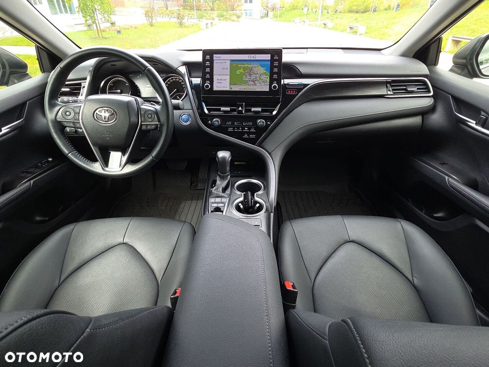 Toyota Camry 2.5 Hybrid Executive CVT - 32