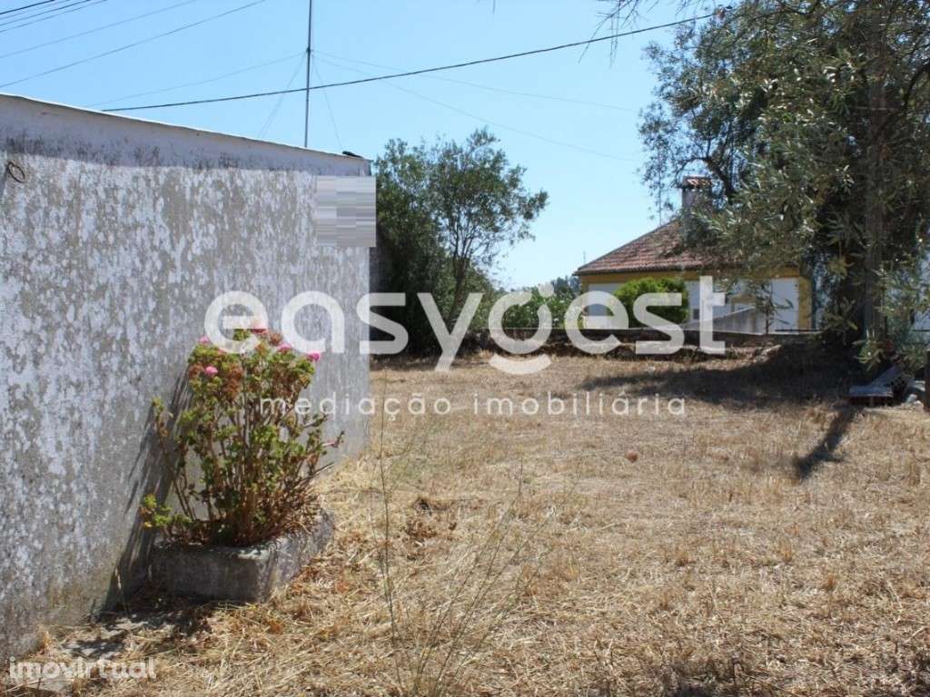 Moradia T2 para recuperar com 522m2 de terreno nas Mouriscas - Grande imagem: 5/23