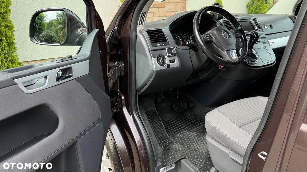 Volkswagen Multivan - 28