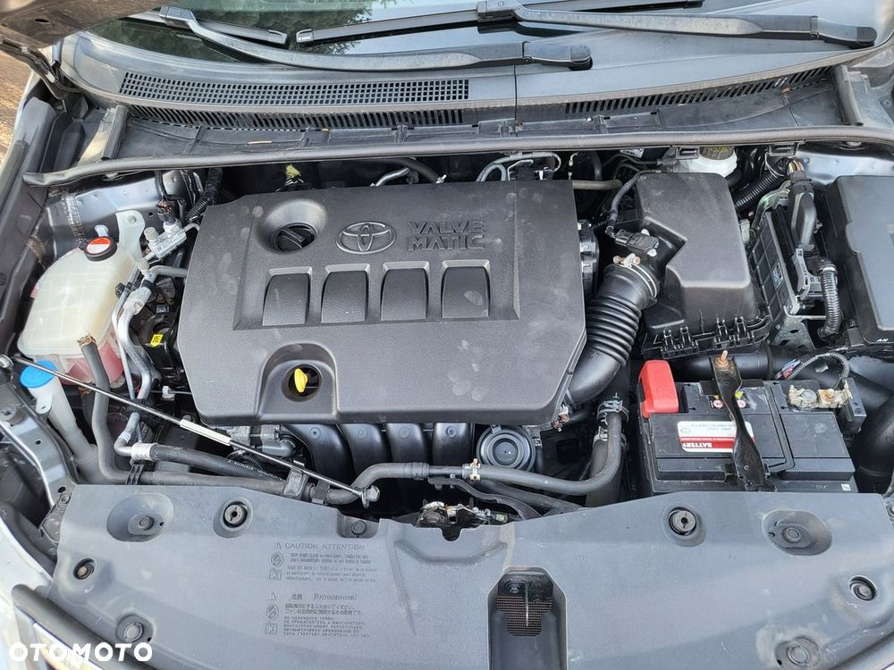 Toyota Avensis - 29