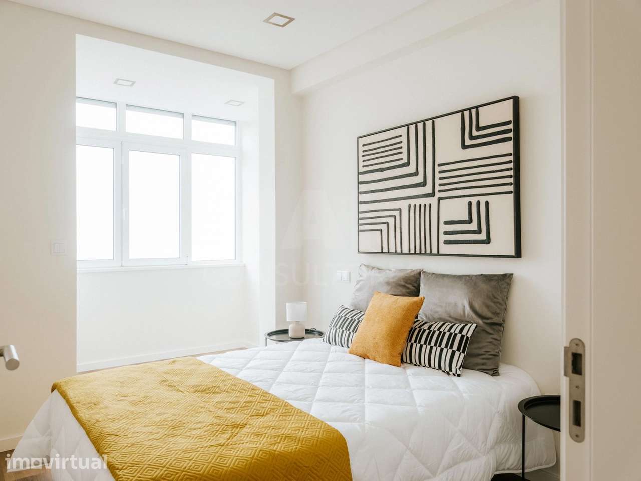 T3 Remodelado em Benfica | Varanda | Home Staging Incluído - Grande imagem: 2/24