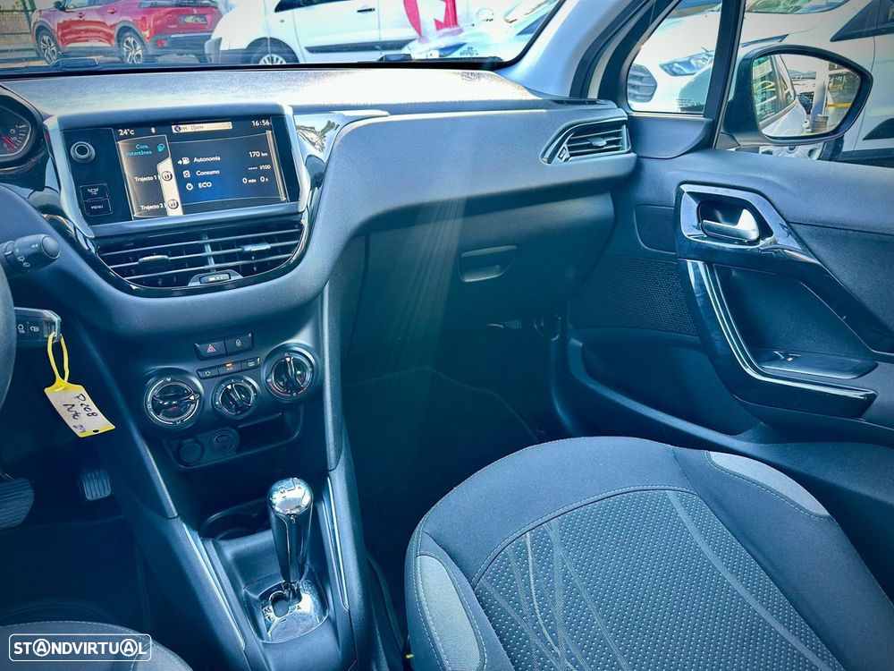 Peugeot 208 1.2 PureTech Allure EAT6 - 11