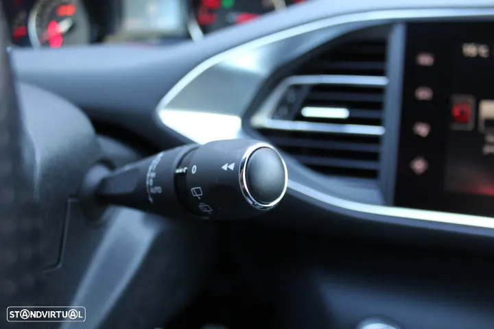 Peugeot 308 1.6 e-THP GT - 32