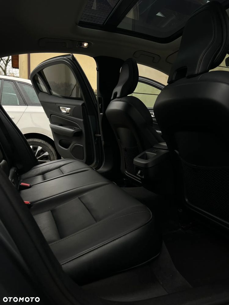 Volvo S60 T6 AWD Momentum Pro - 10