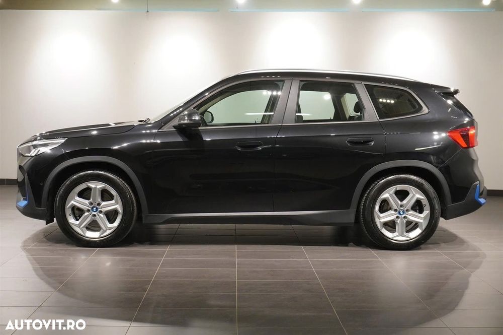 BMW iX1 xDrive30 - 5