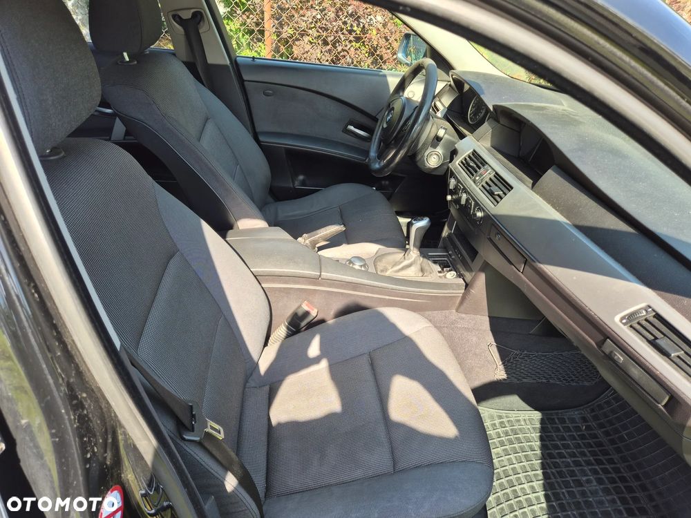 BMW Seria 5 525d - 14