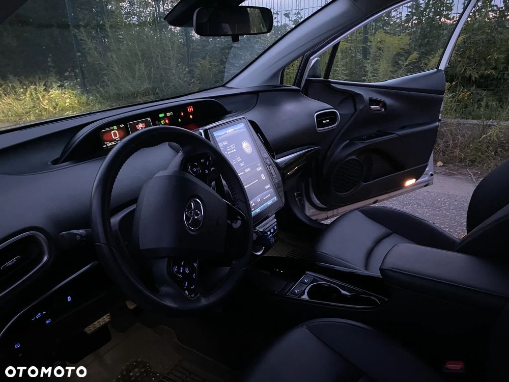 Toyota Prius Plug-in 1.8 Hybrid Prestige - 9