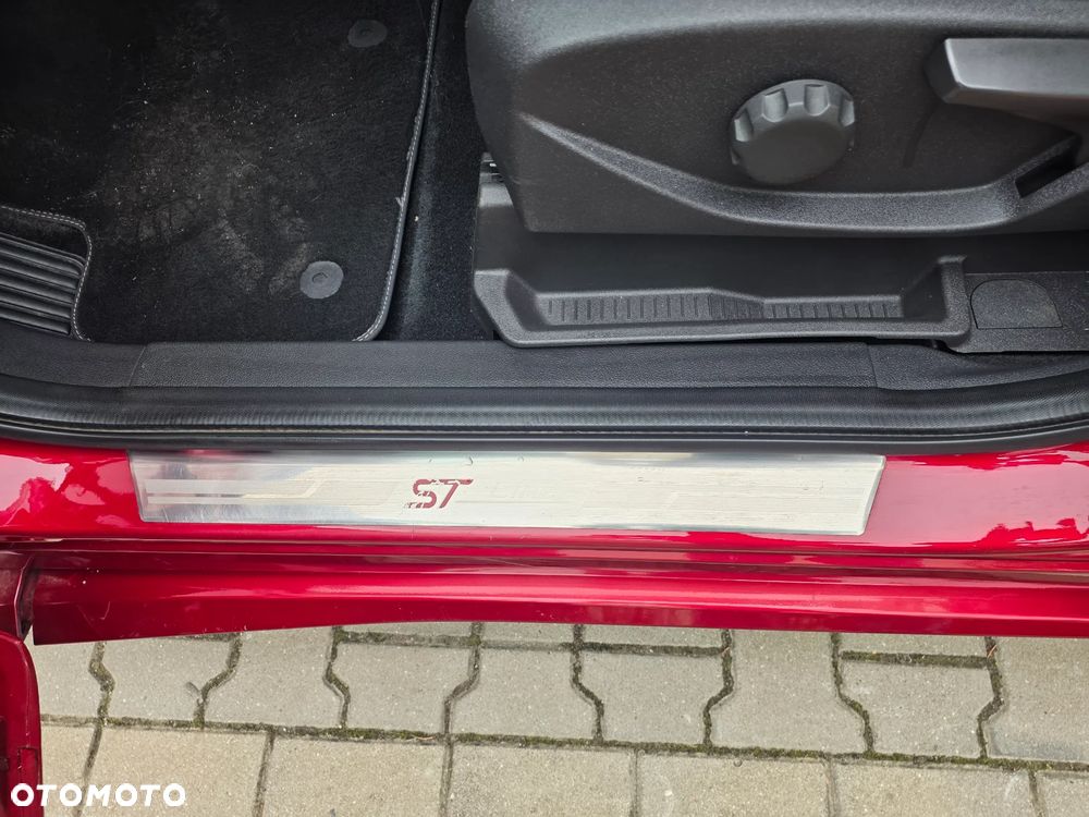 Ford Kuga 1.5 TDCi 2x4 ST-Line - 29
