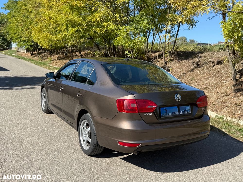 Volkswagen Jetta 1.6 TDI CR DPF Trendline - 4