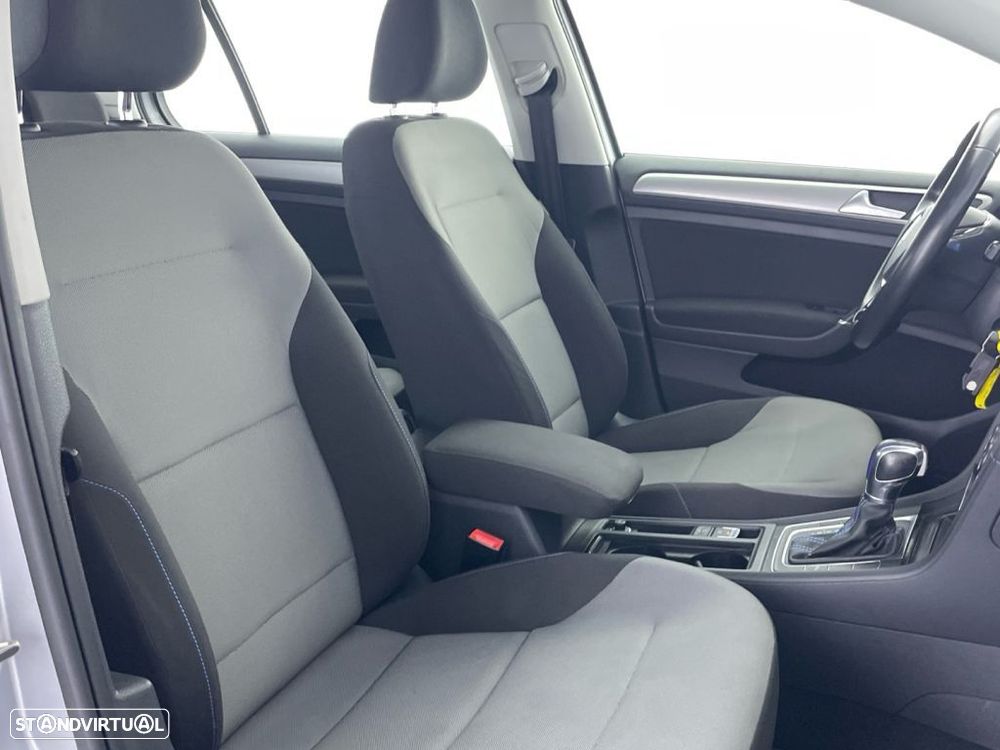 VW e-Golf AC/DC - 29