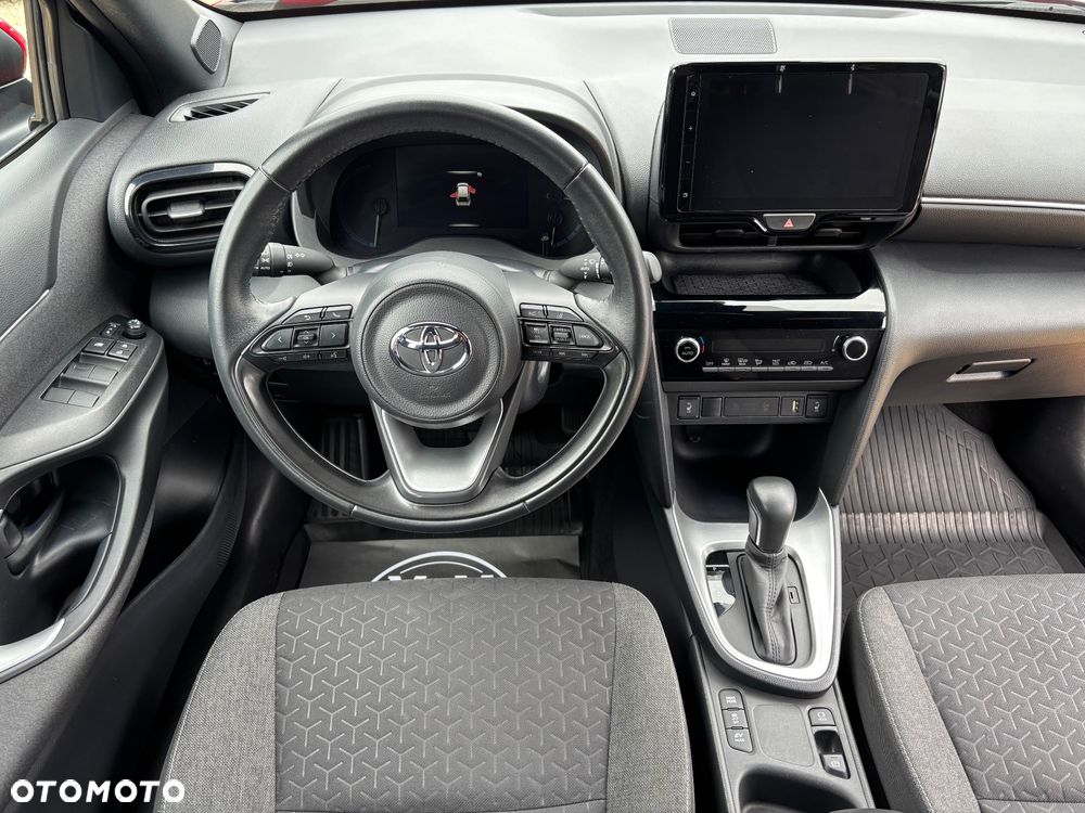Toyota Yaris Cross - 13