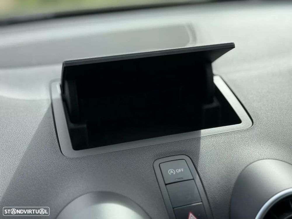 Audi A1 1.6 TDI Admired - 26