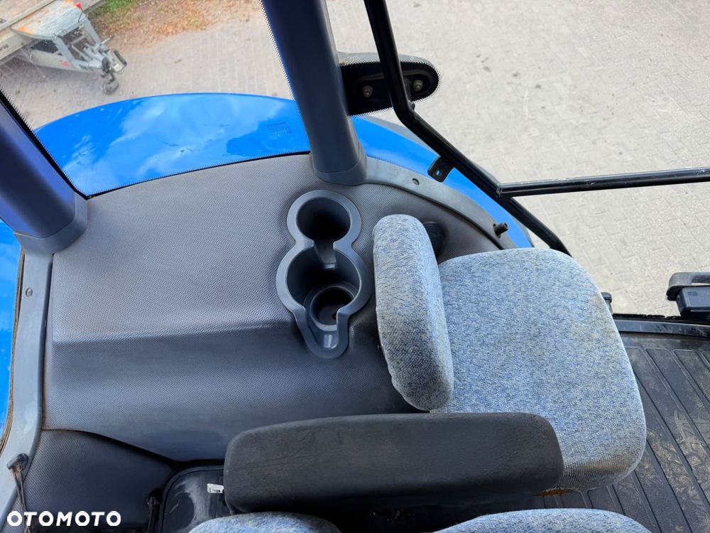 New Holland T8020 - 18