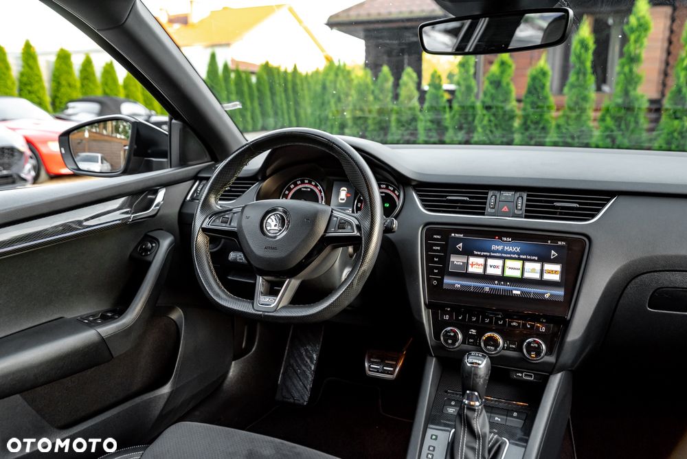 Skoda Octavia 2.0 TDI DSG RS - 26