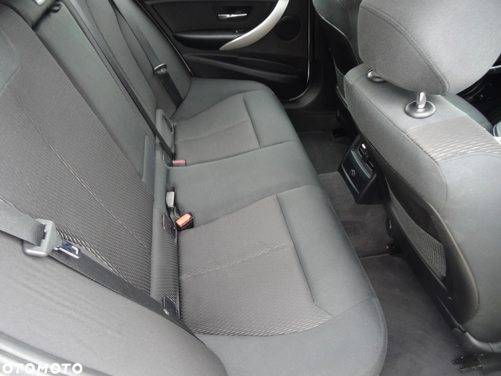 BMW Seria 3 318d - 17