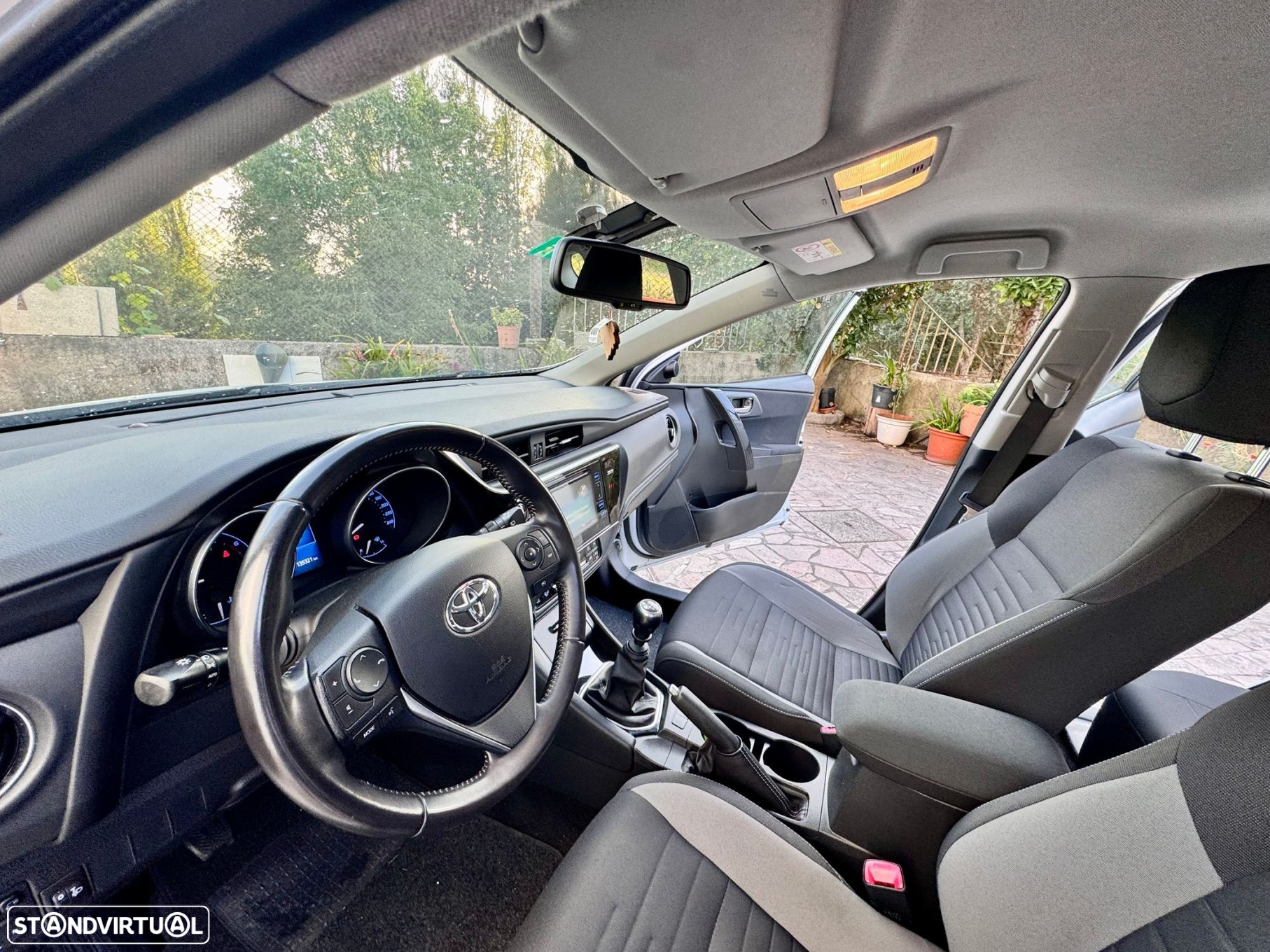 Toyota Auris 1.2T Exclusive - 39