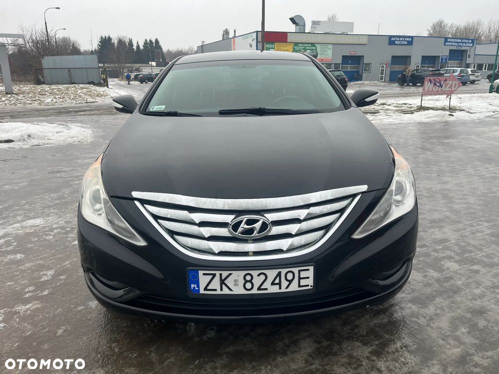 Hyundai Sonata - 1