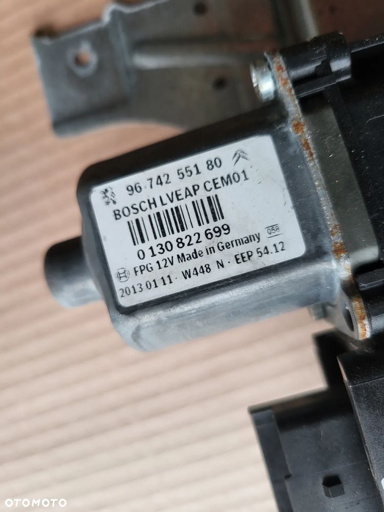 Podnośnik szyby lewy tył Peugeot 208 - 4