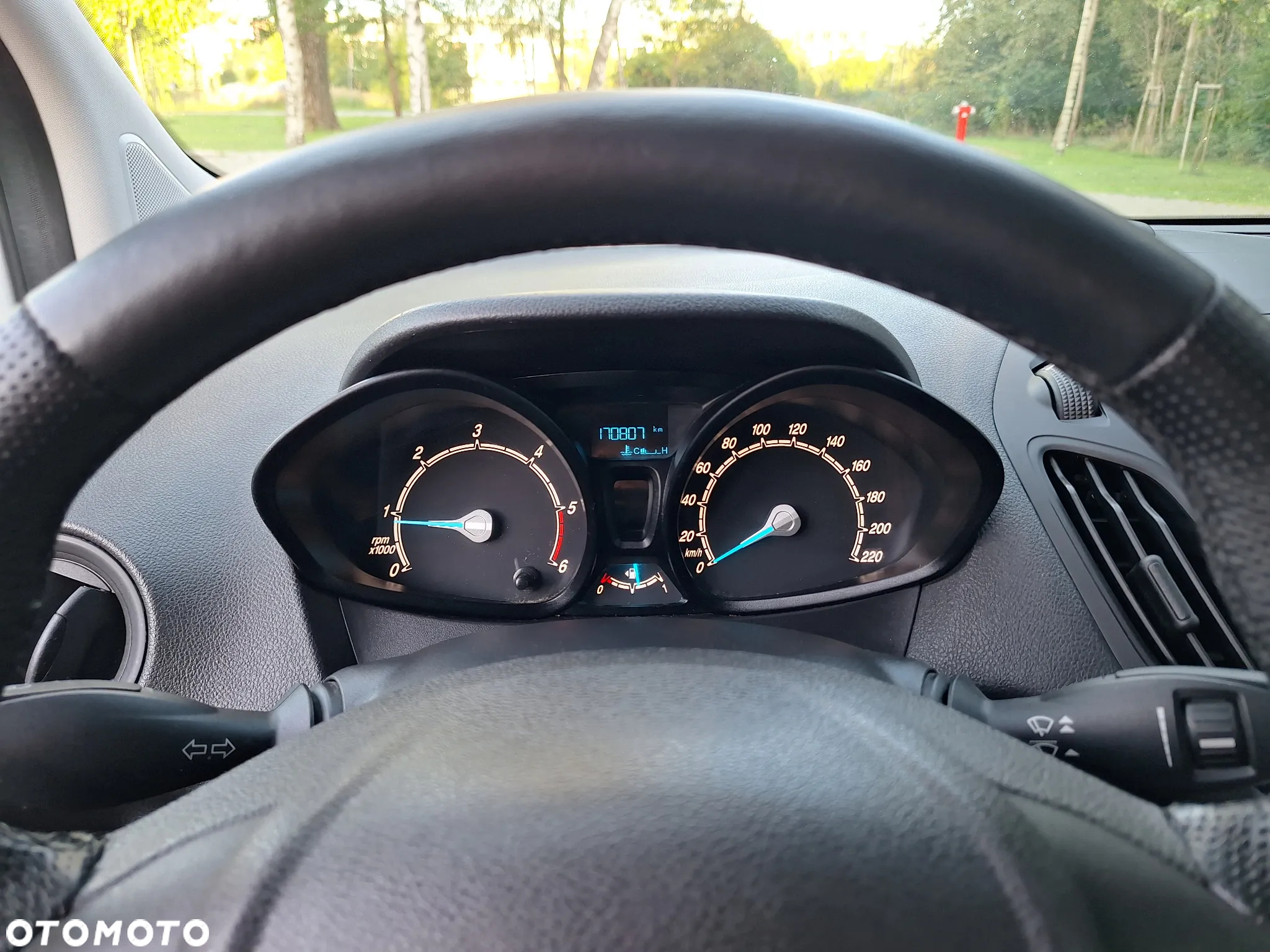 Ford Transit Courier - 13