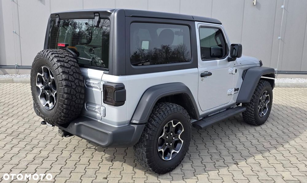 Jeep Wrangler - 4