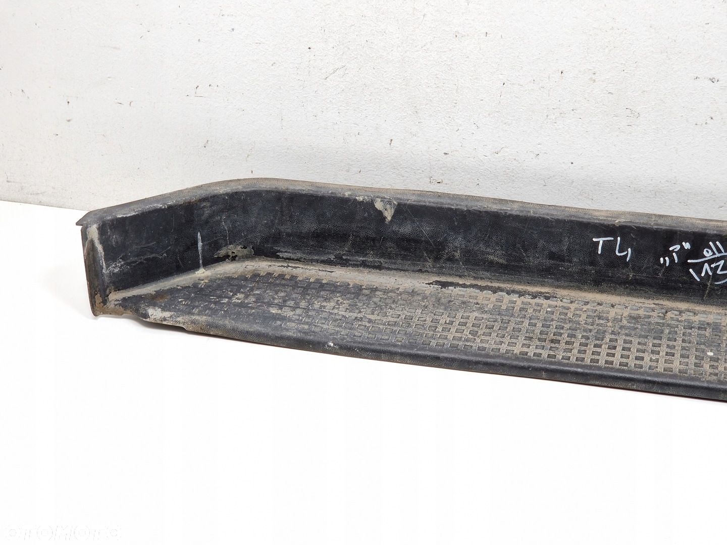 VW T4 91-95 PRÓG STOPIEŃ DRZWI ODSUWANYCH PRAWY 701863726 - 2