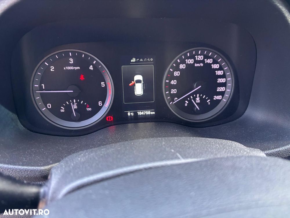 Hyundai Tucson 2.0 CRDI 2WD Style - 11