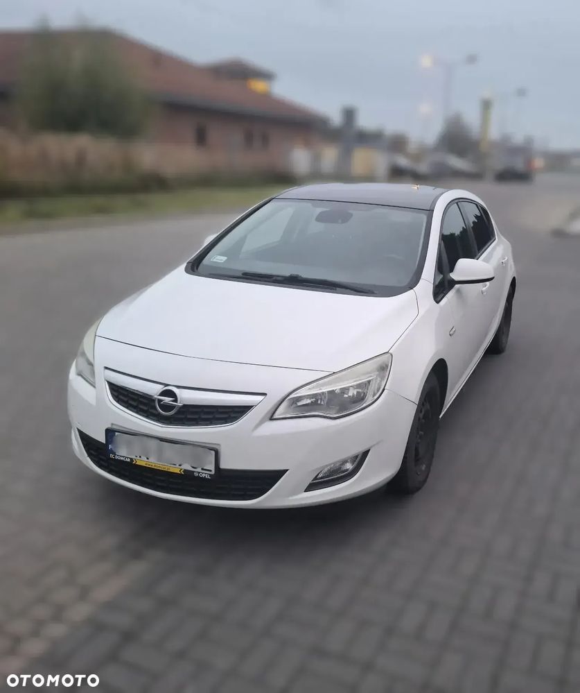 Opel Astra 2012 photo 4