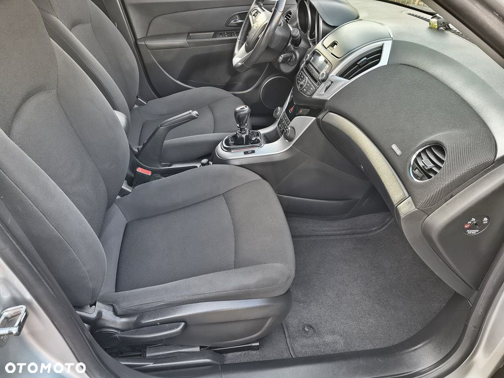 Chevrolet Cruze 1.6 LT - 19