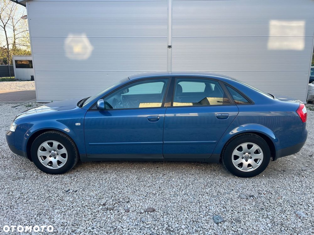 Audi A4 Limousine - 10