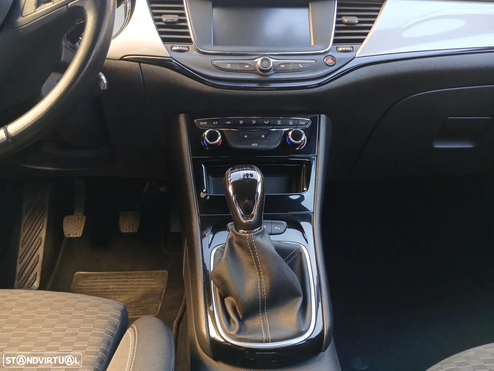 Opel Astra Sports Tourer 1.2 T GS Line S/S - 12