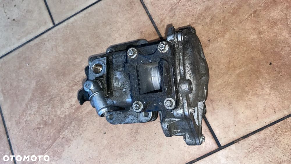 POMPA WSPOMAGANIA BMW E90 6769598 - 2