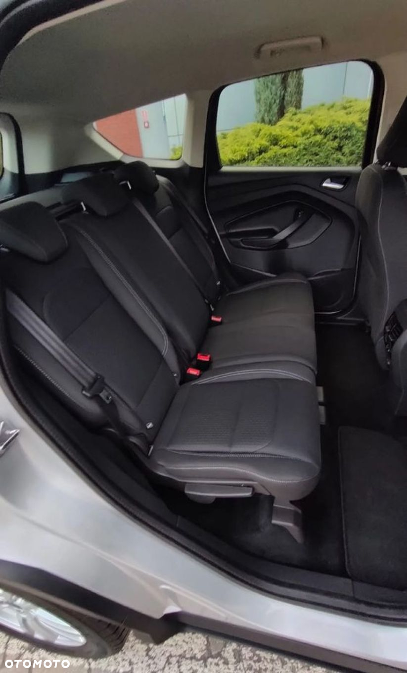 Ford Kuga - 27