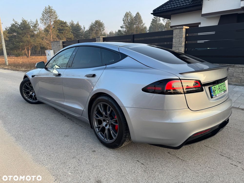 Tesla Model S - 16