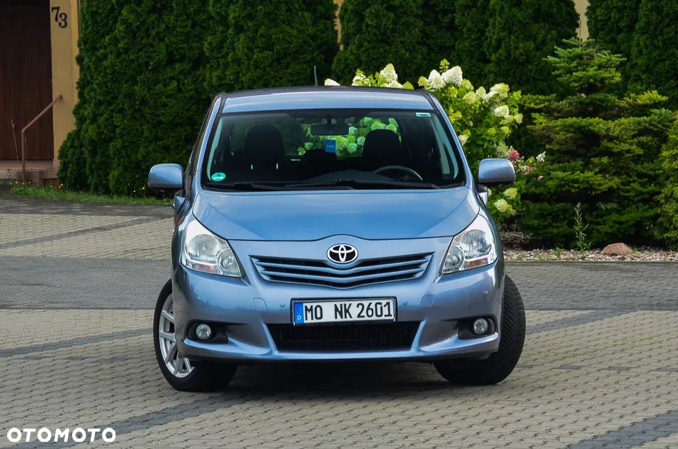 Toyota Verso 1.6 Premium 7os - 6