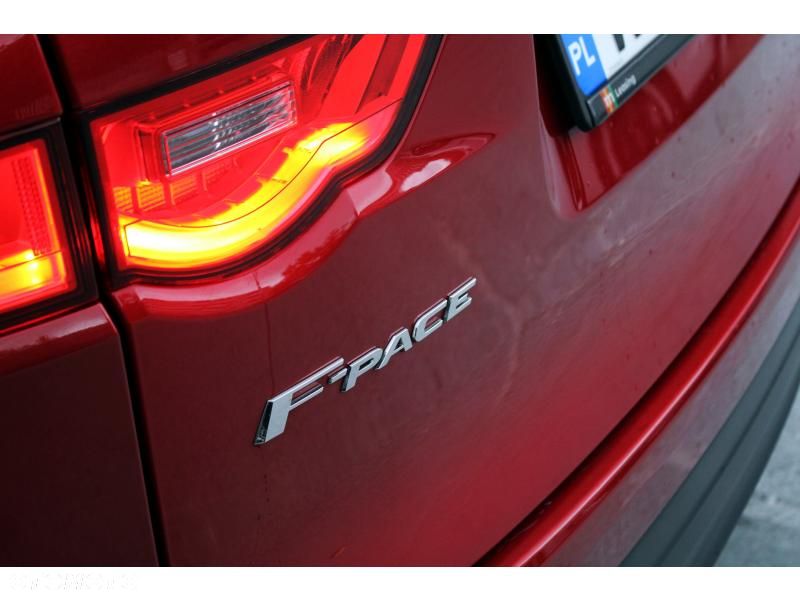 Jaguar F-Pace 2.0 i4D AWD R-Sport - 28