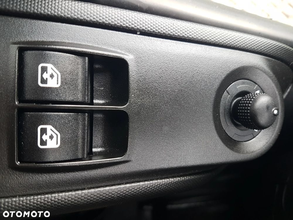 Iveco 70C18 WYWROTKA 3 STRONNA KIPER 3,60x2,2 BLIŹNIAKI 7 TON KLIMA HAK MANUAL 6-BIEGÓW - 9