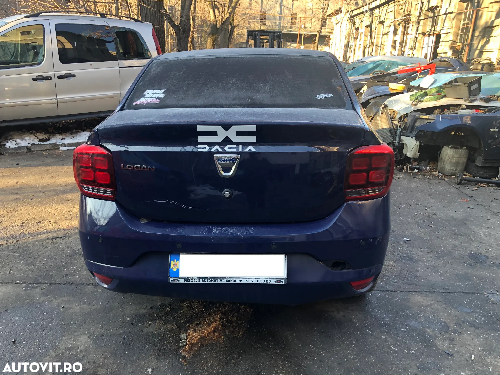 Dezmembrez Dacia Logan 2 facelift 1.0 benzina albastru 2018 - 5