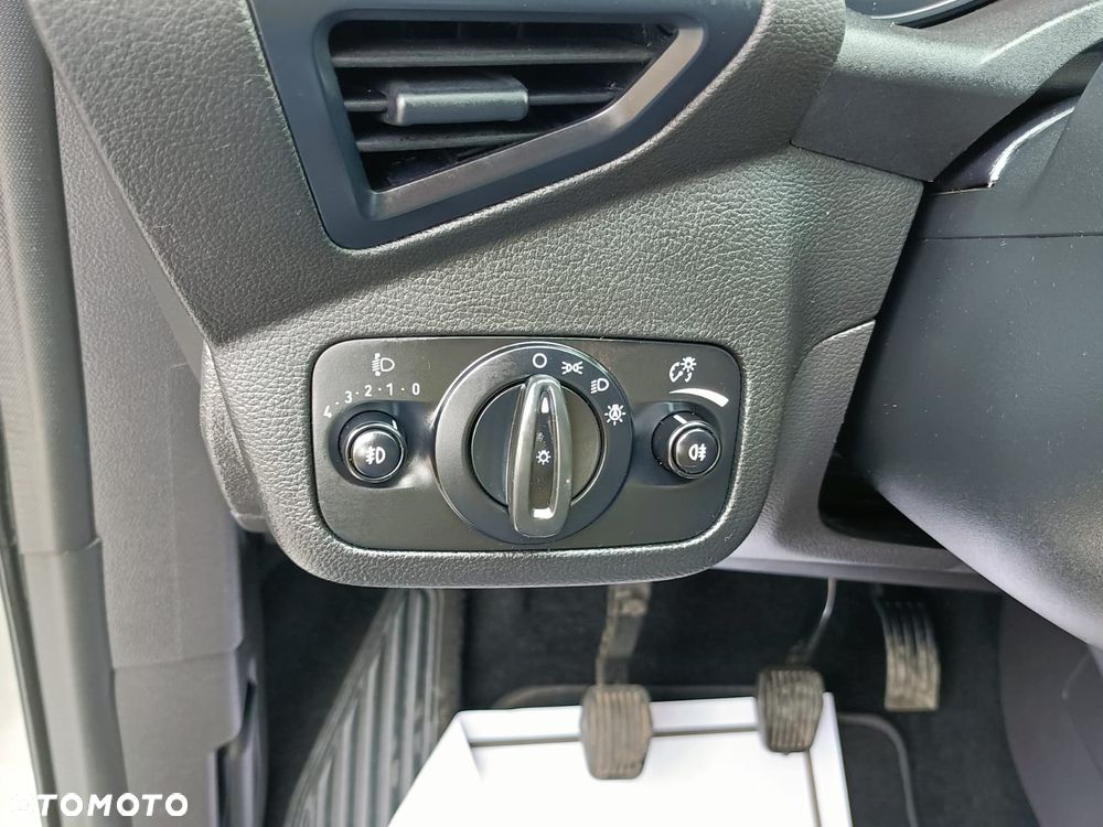Ford Kuga 2.0 TDCi 2x4 Titanium - 26