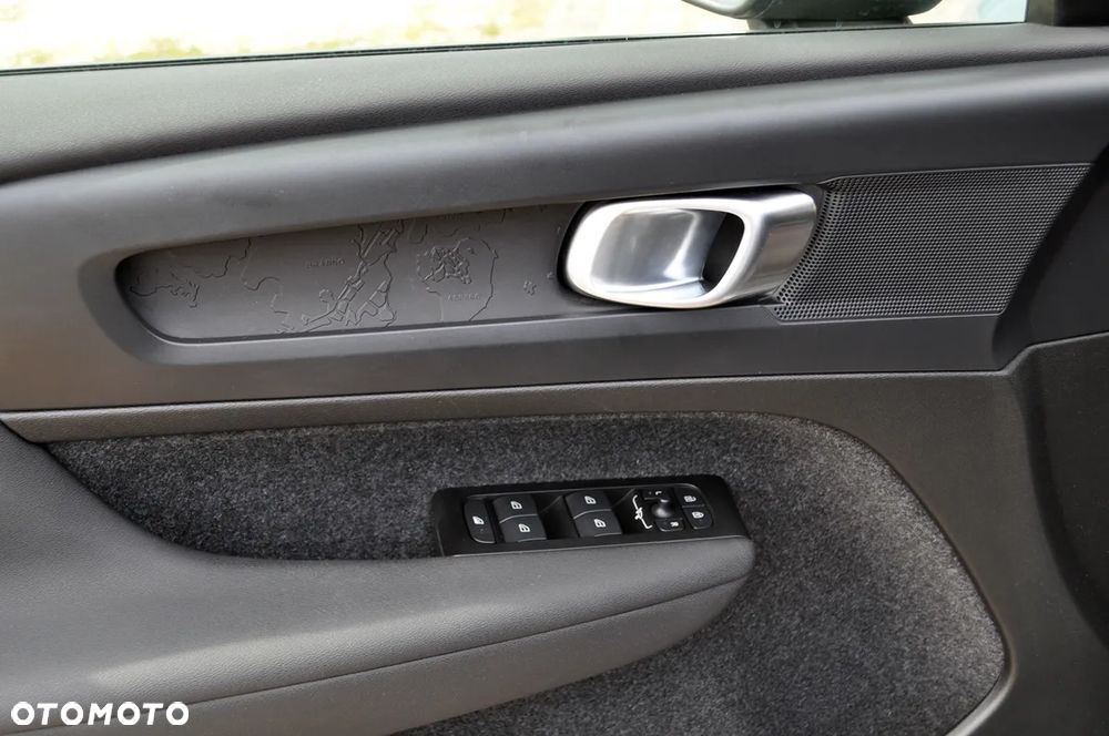 Volvo XC 40 T3 Momentum Core - 39