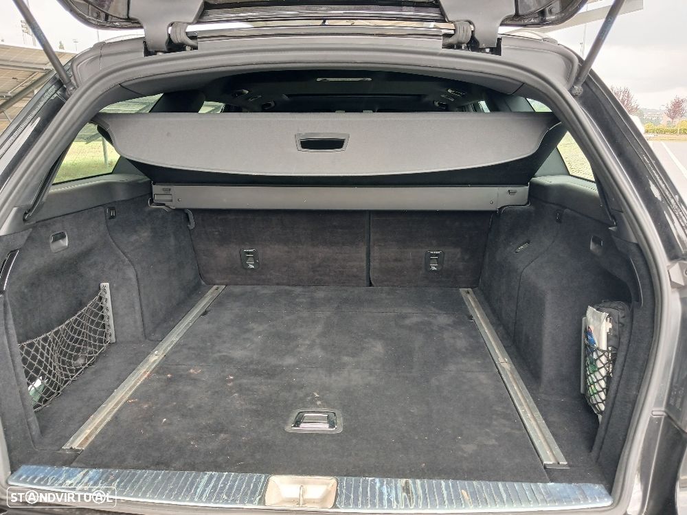Mercedes-Benz E 220 CDi Avantgarde BE Auto. - 14