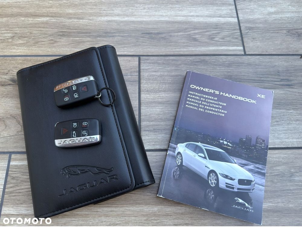 Jaguar XE 2.0 D R-Sport - 39