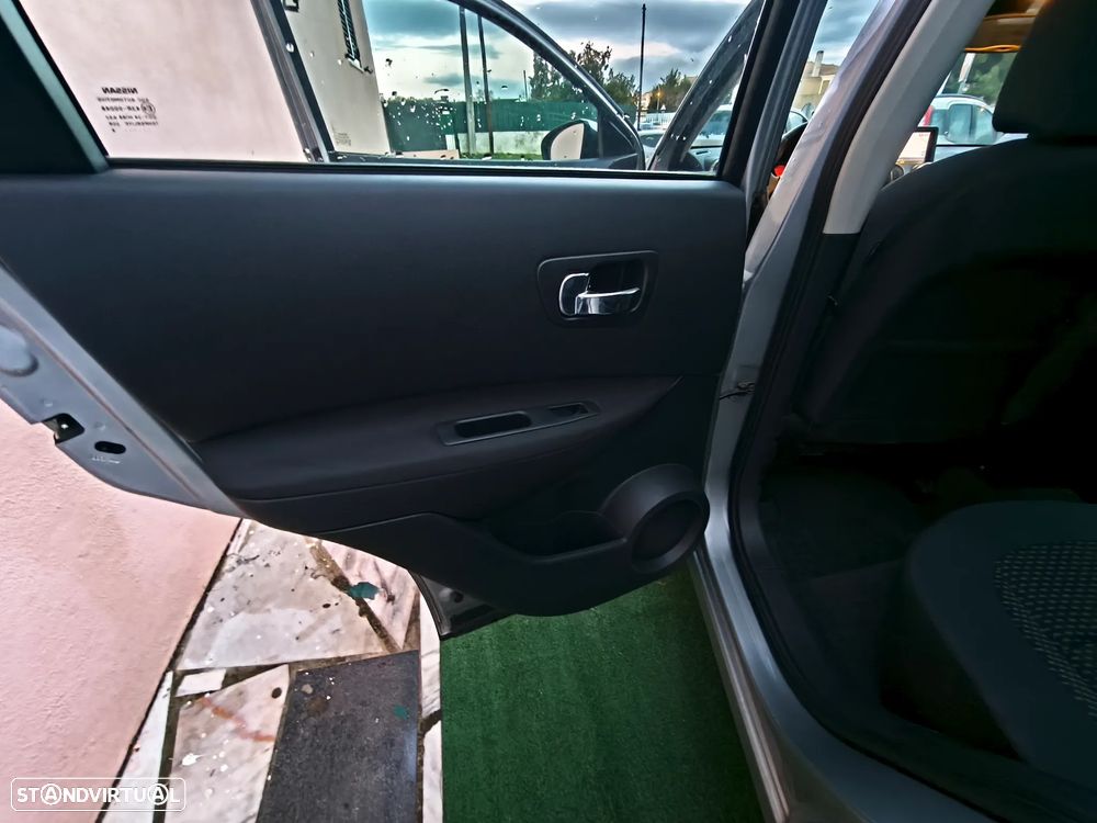 Nissan Qashqai 2.0 dCi Backstage NAVI FPD - 20